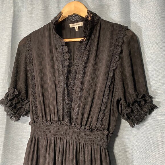 3/4 length tiered lined lace trim Peasant Girl Black Dress, Medium	M - Picture 4 of 6